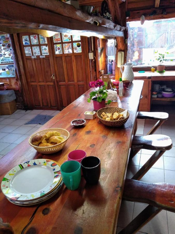 Wood House Hostel Bariloche Buitenkant foto